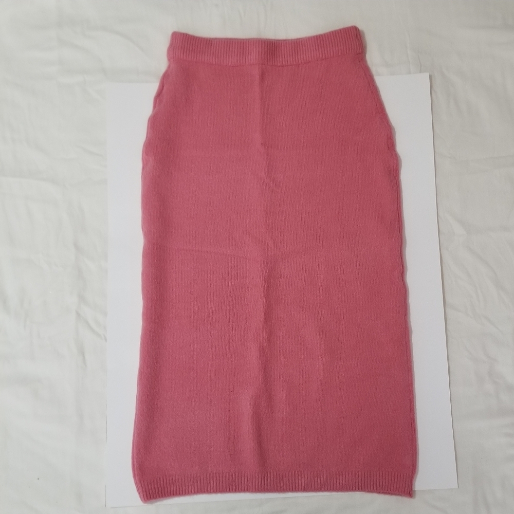 Pink Knitted 3/4 length Skirt women's size Large (322) - Picture 4 of 7